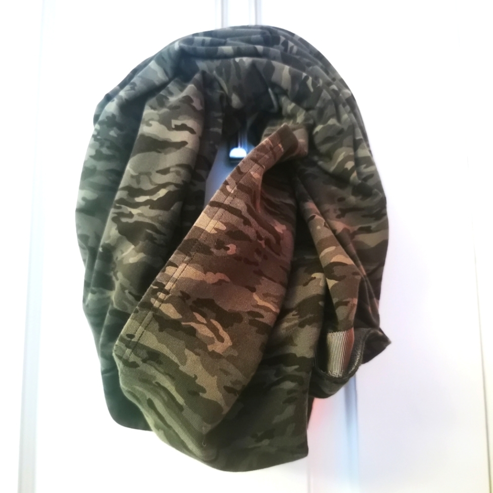Scarf/cowl